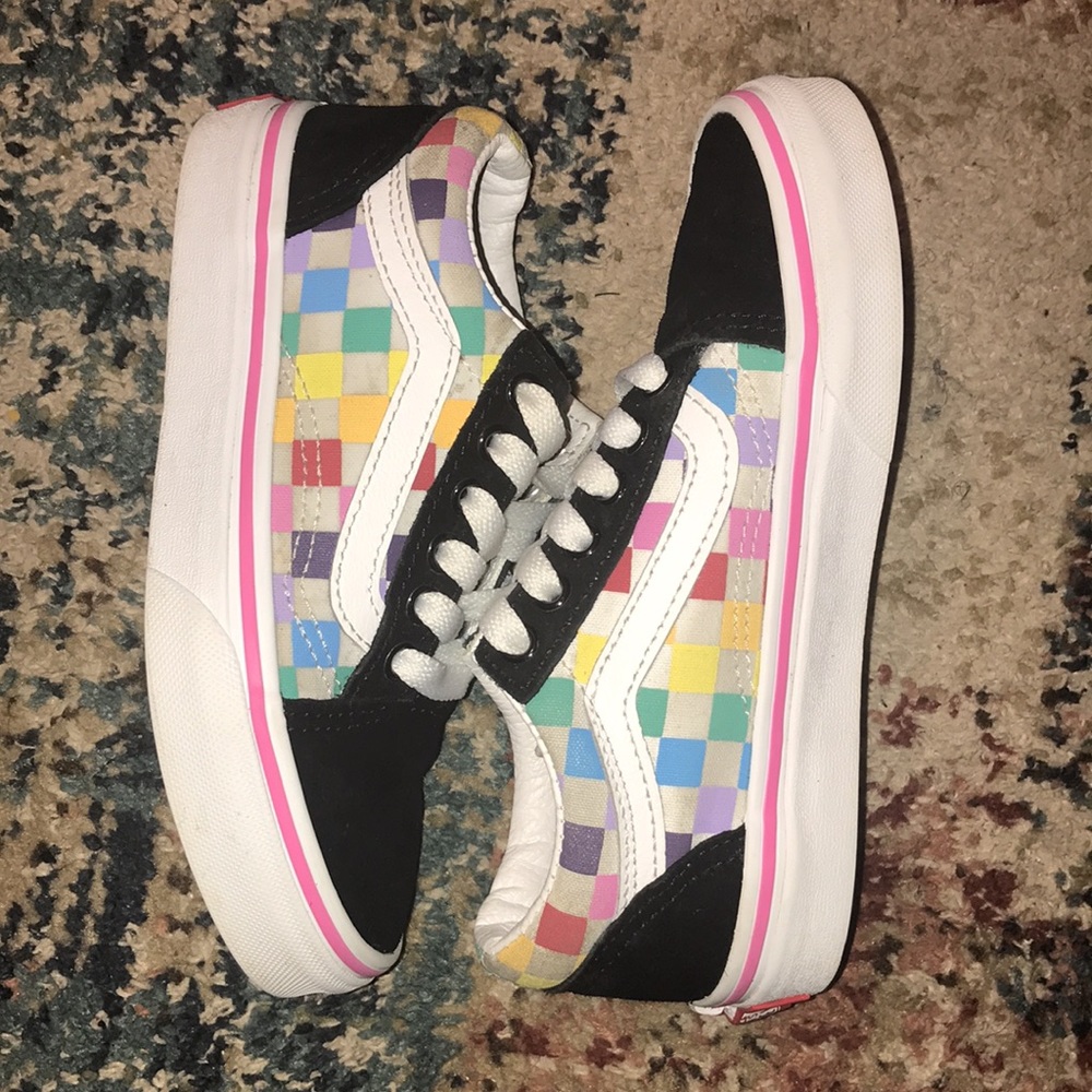 Vans - Picture 2 of 6